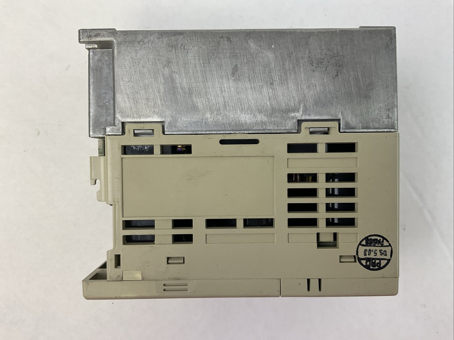 YASKAWA CIMR-V7AM20P4 AC DRIVE OUTPUT 3PH 0-230VAC 0-400HZ 3A INPUT 200-230VAC4