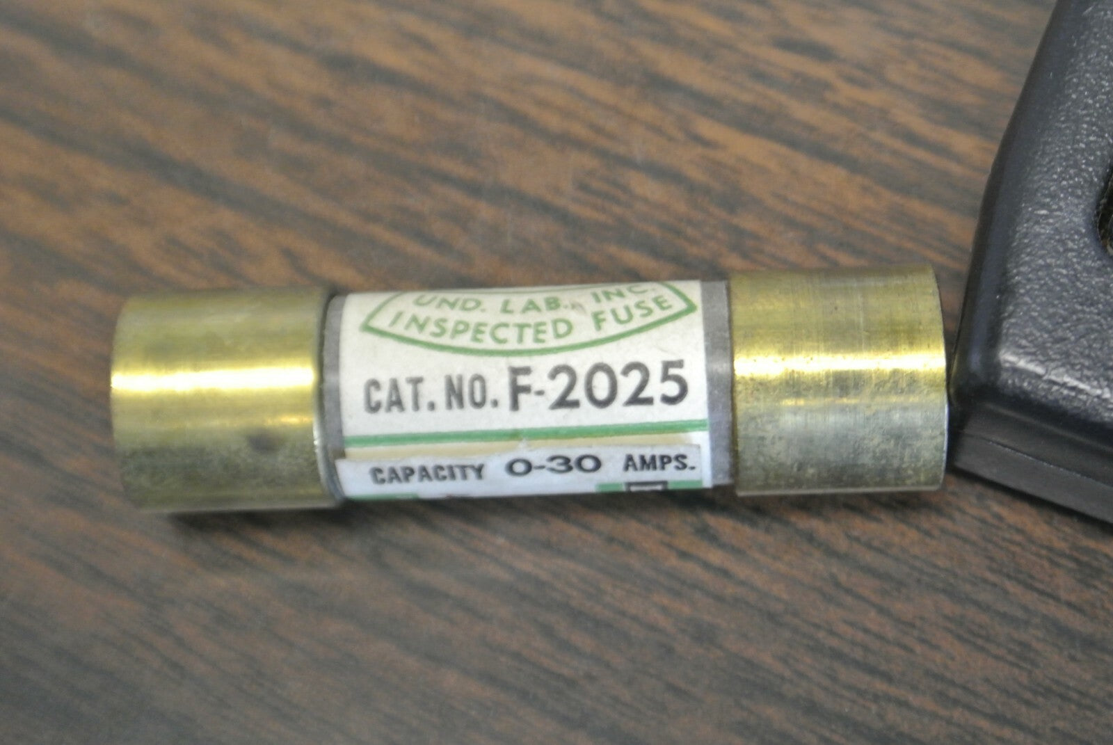 BOX of 10 / ECONOMY F-2025 RENEWABLE FUSE / 20A / 250V / NEW SURPLUS1