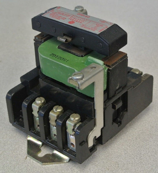 GENERAL ELECTRIC CR105J0 MAGNETIC CONTACTOR / 380V 50Hz, 440V 60Hz / NEW SURPLUS0