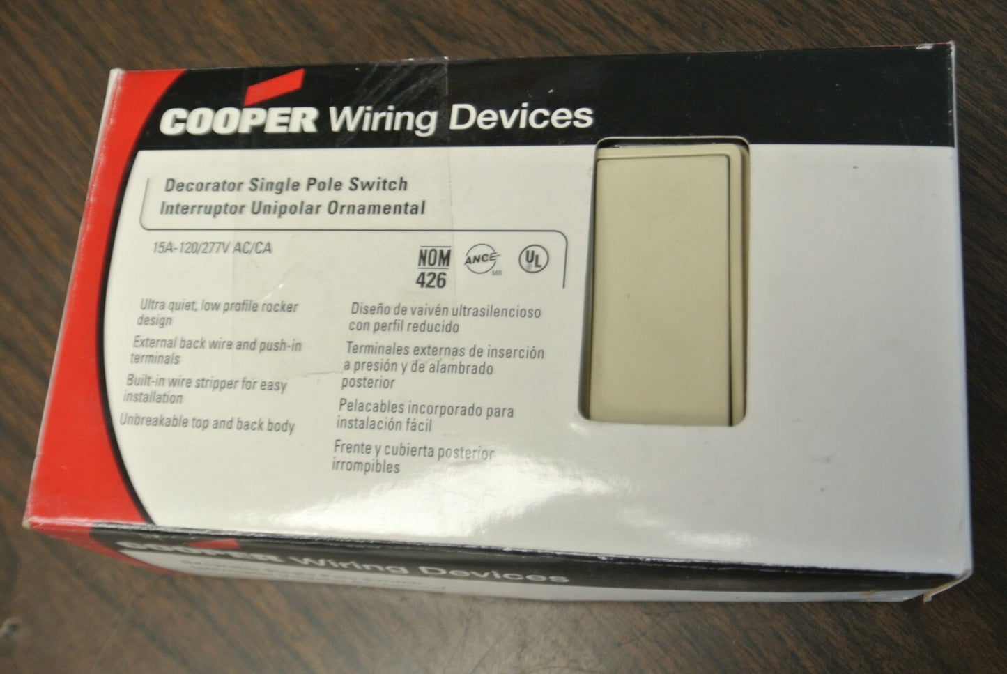 BOX of 10 / COOPER 7501V DECORATOR SINGLE POLE SWITCH / IVORY / 15A / 120/277VAC3