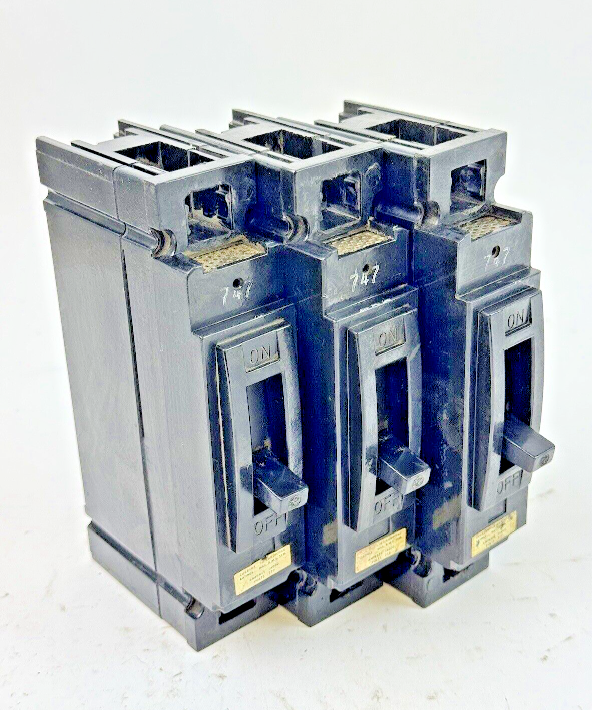 GE **LOT OF 3** - TEF113015 - CIRCUIT BREAKER - 1 POLE/15A/277 VAC0