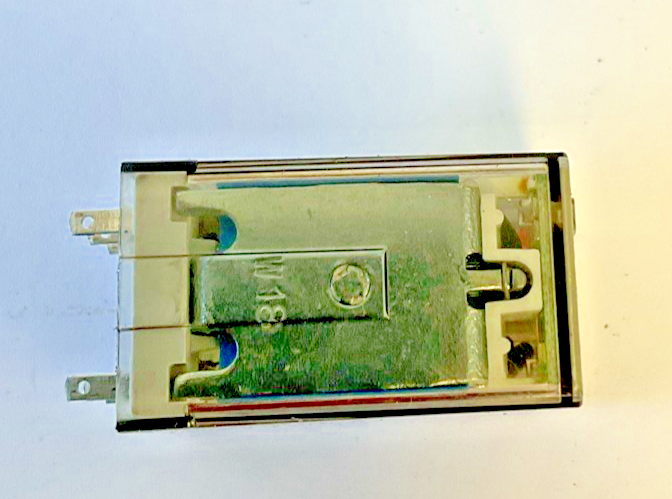 ALLEN BRADLEY 700-HC22Z24-4 W/ 700-HC22Z24 RELAY 24VDC 10A SER.A  ***LOTOF5***3