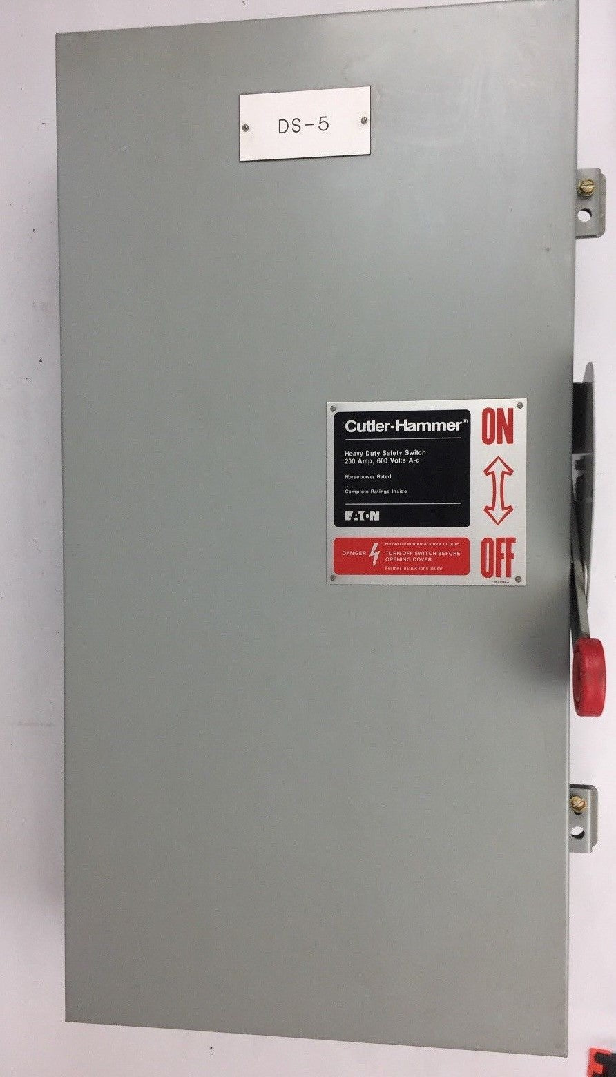 CUTLER HAMMER DH264UDK HEAVY DUTY SAFETY SWITCH 200A 600V 2 POLE NON FUSIBLE0