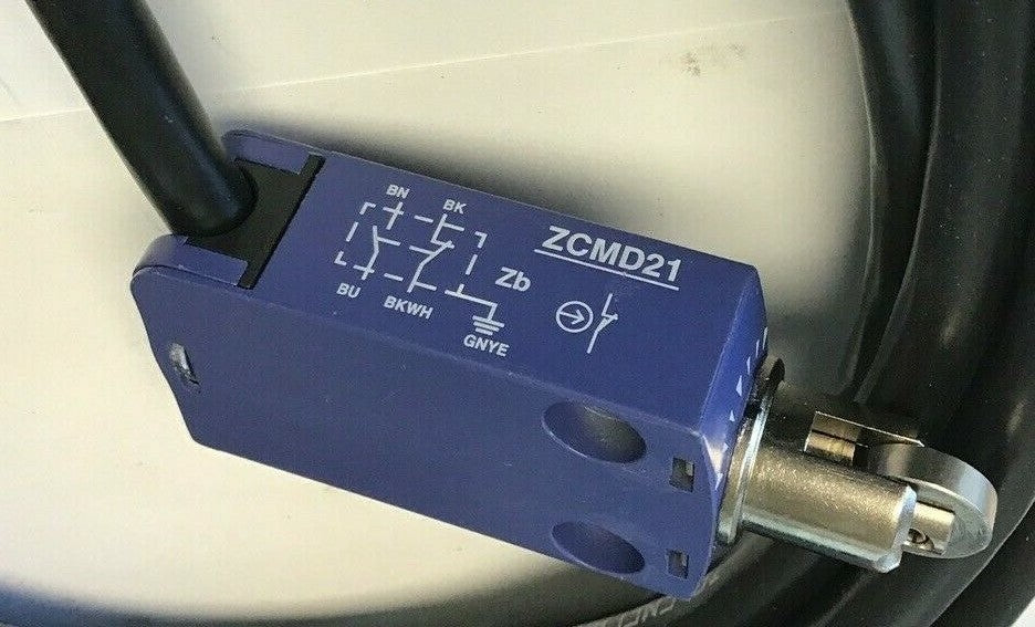 TELEMECANIQUE XCMD2102L5 LIMIT SWITCH 4