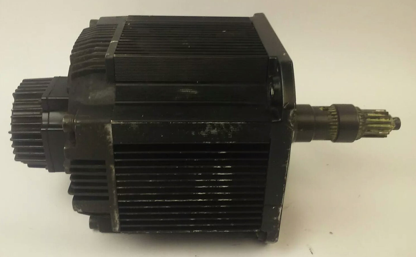 YASKAWA SGMDH-45A2B-YR15 AC SERVO MOTOR, 4500W, 200V, 32.4A, 28.4Nm,UTSAE-B17BBF6