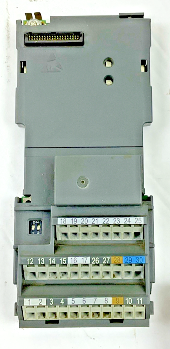 SIEMENS 6SE6440-2UD13-7AA1 FREQUENCY INVERTER MICRMASTER 440 VER. H01/2.215