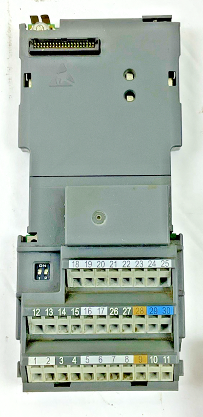 SIEMENS 6SE6440-2UD13-7AA1 FREQUENCY INVERTER MICRMASTER 440 VER. H01/2.215