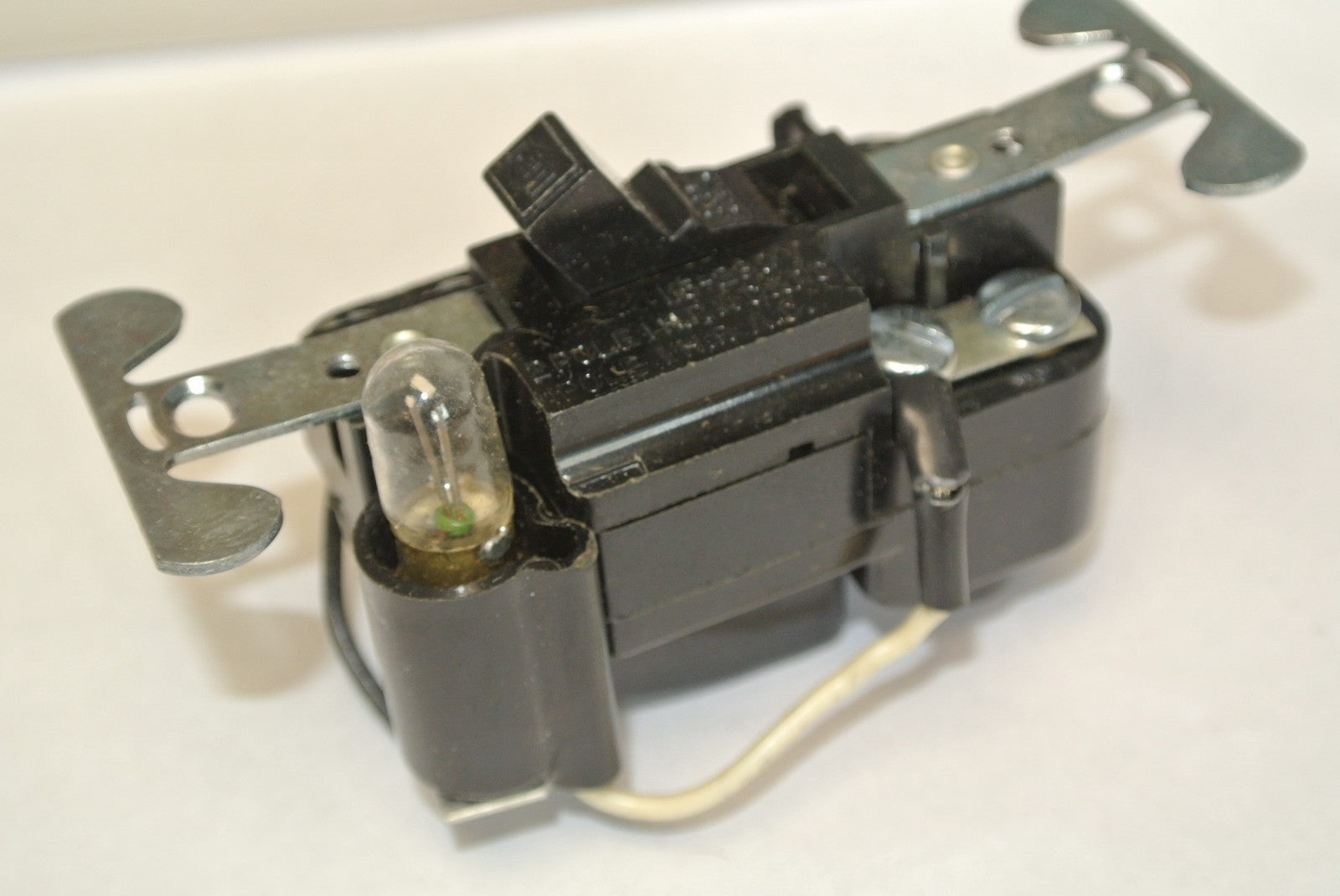 FURNAS 10BA1PB MANUAL STARTER 115/230V 1HP 1-PH 1-POLE OPEN w/ NEON PILOT LIGHT3