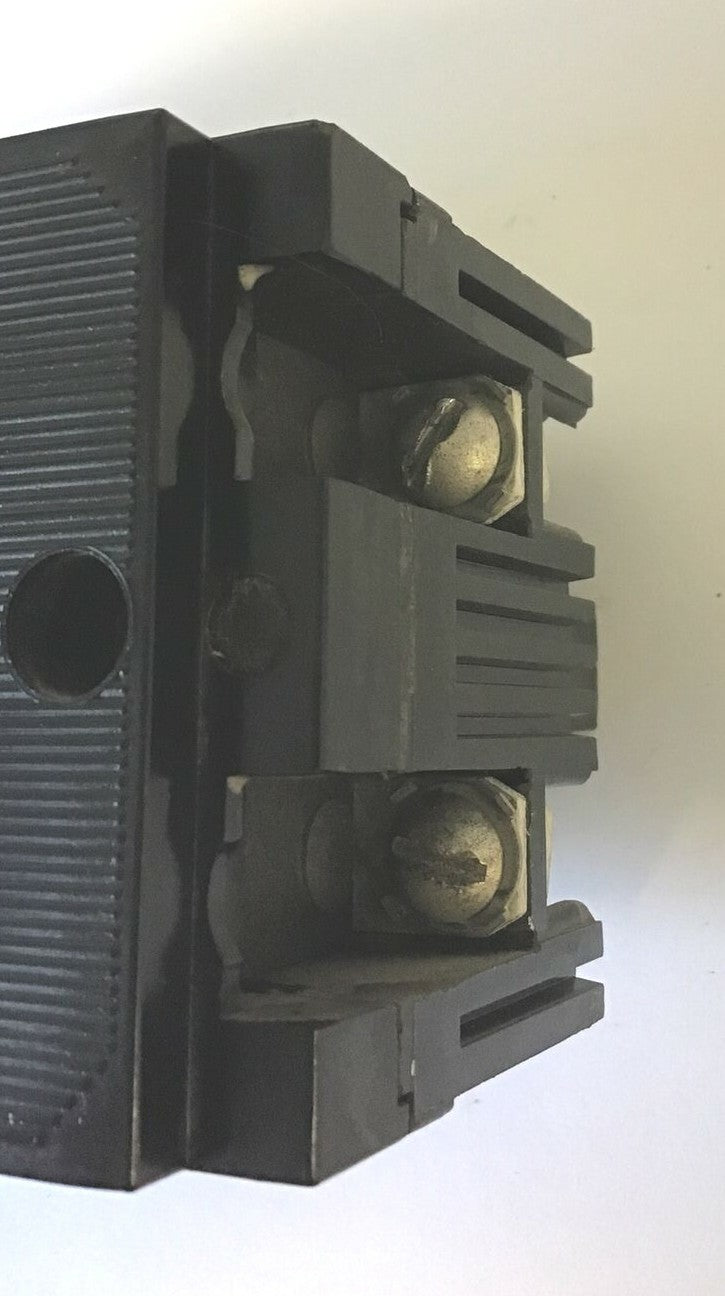 ITE EE2-B015 CIRCUIT BREAKER 125/250VDC 240VAC 15A 2POLE 2