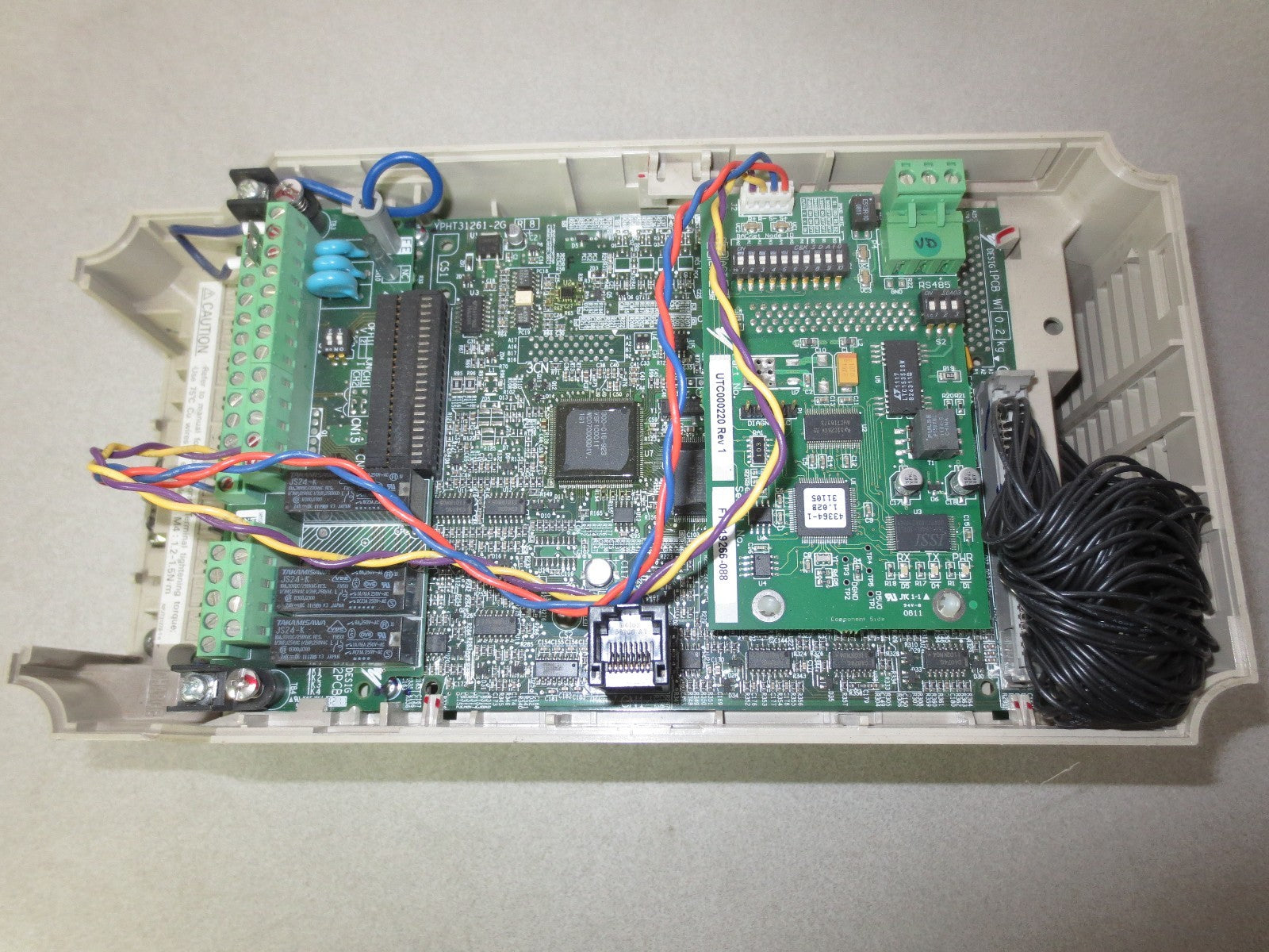 YASKAWA CIMR-E7U42P2 INVERTER DRIVE 480VAC 5.3A 4.0kVA NOT WORKING or FOR PARTS2