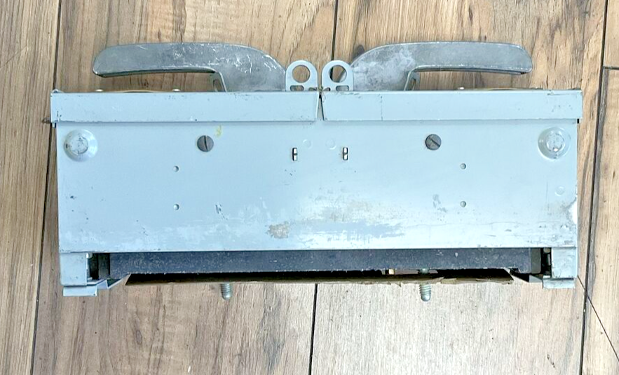 ITE V2B2211LR CLAMPMATIC VACU-BREAK PANELBOARD SWITCH 30A 250V 2POLE 3HP2