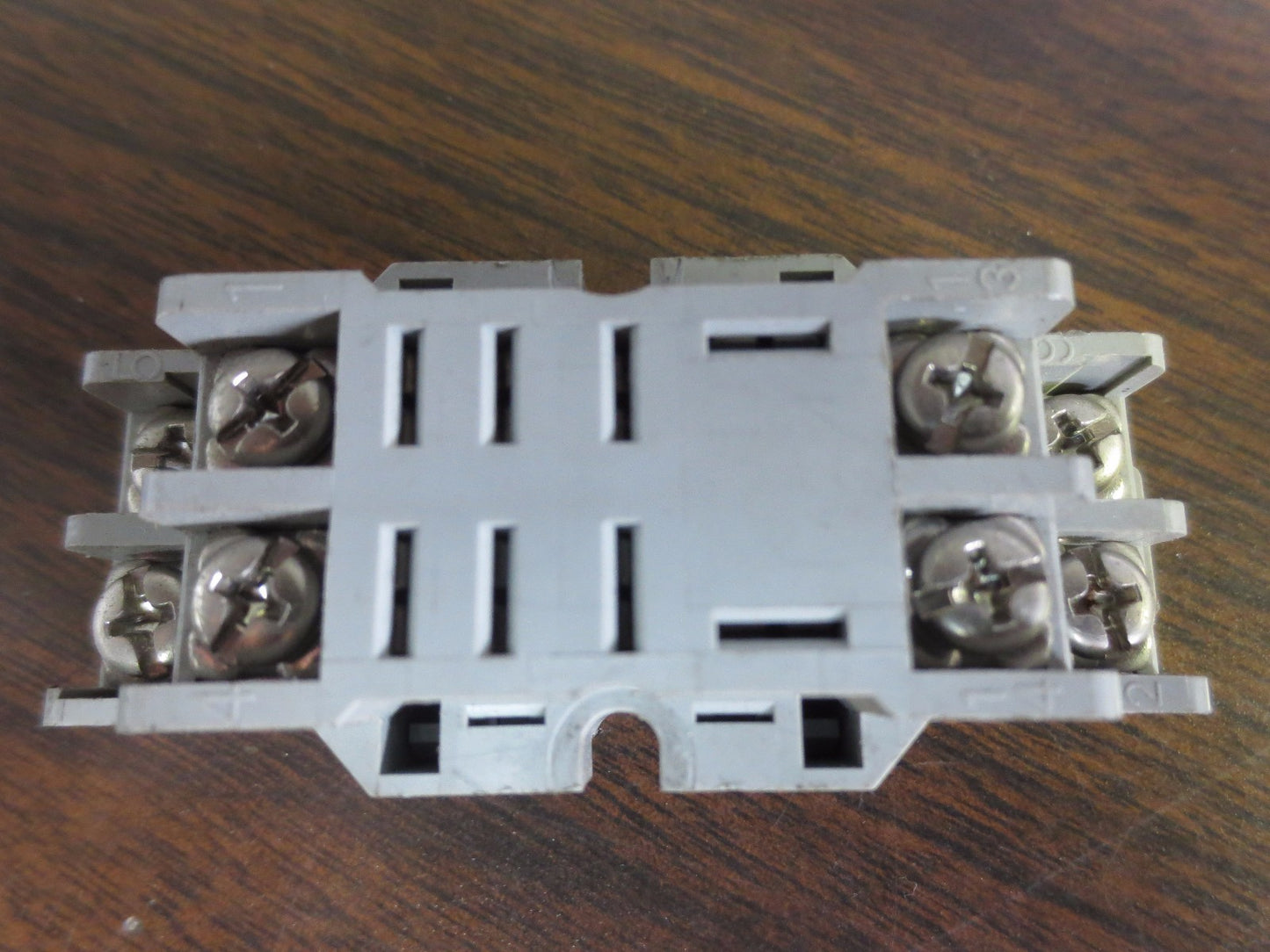 DAYTON 2A582E RELAY SOCKET BASE - 10A, 300VAC - LOT of 8 +0