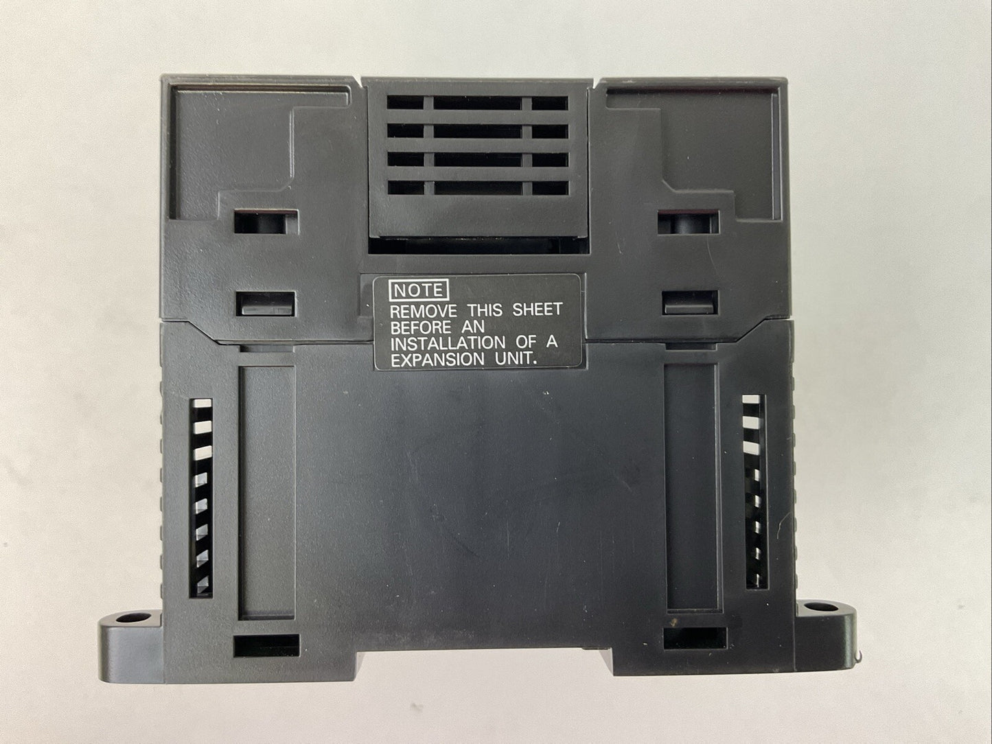 OMRON CP1H-XA40DR-A PROGRAMMABLE CONTROLLER VER 1.2 SOURCE 100-240VAC OUT 24VDC3