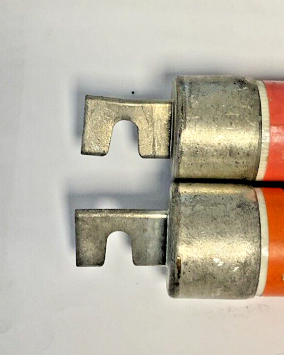 GOULD SHAWMUT A6D70R 70A TIME DELAY 600VAC AMP-TRAP 2000 ***LOTOF2***2