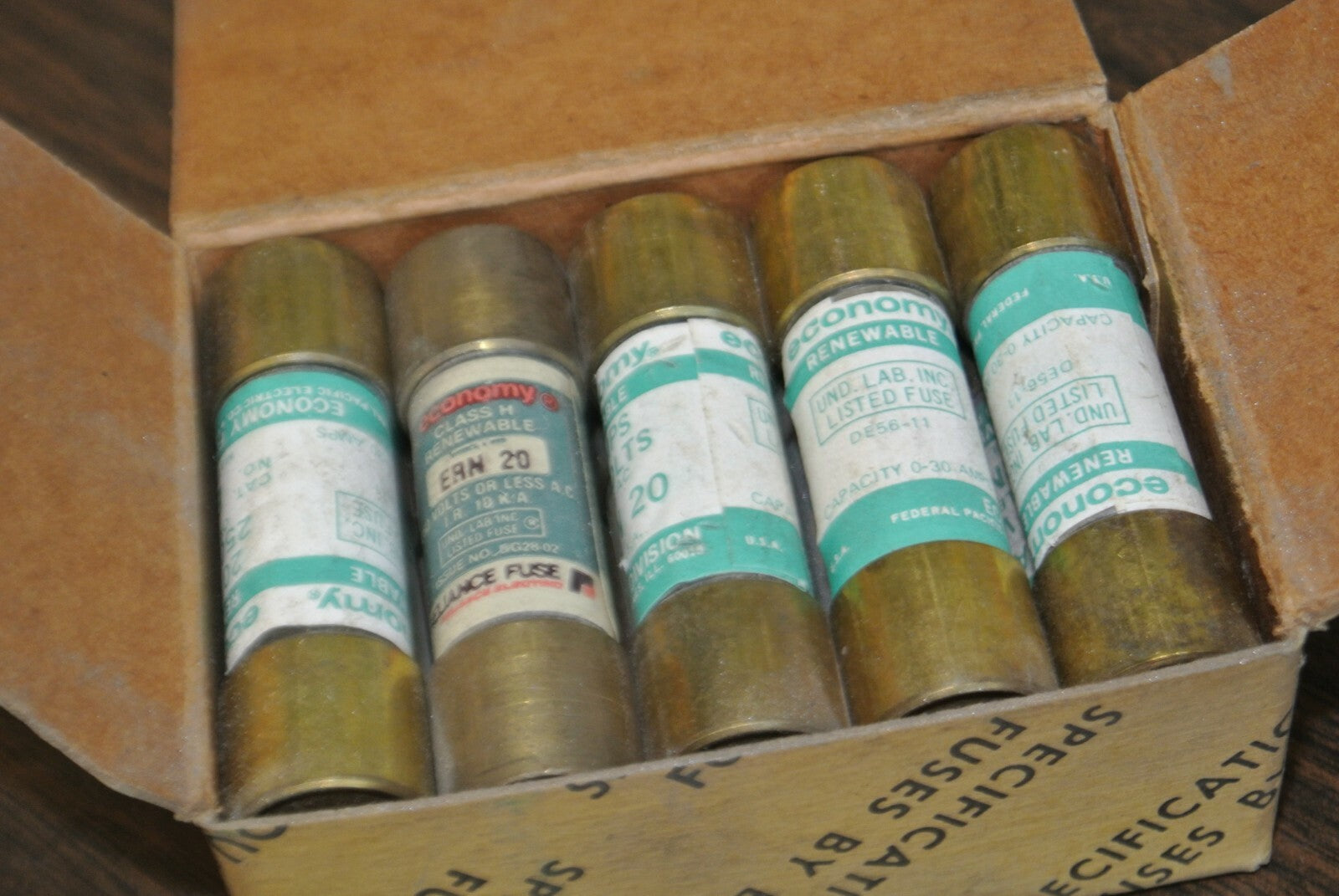 BOX of 10 / ECONOMY ERN20 RENEWABLE FUSE / 20A / 250V / NEW SURPLUS / ERN 202