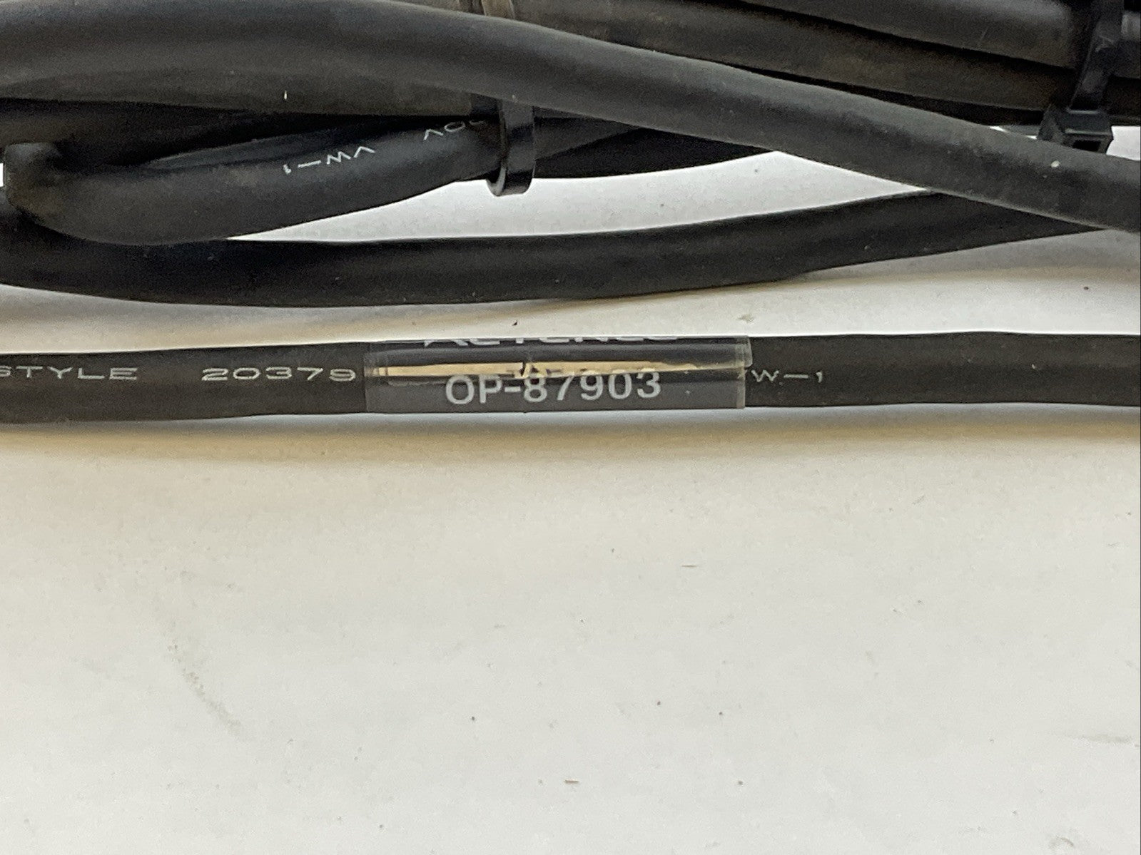 KEYENCE OP-87903 CONNECTOR CABLE1