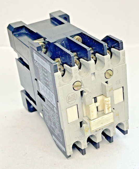 ALLEN BRADLEY - 700-F400A1 SER. C - CONTROL RELAY 120V / 60HZ COIL0