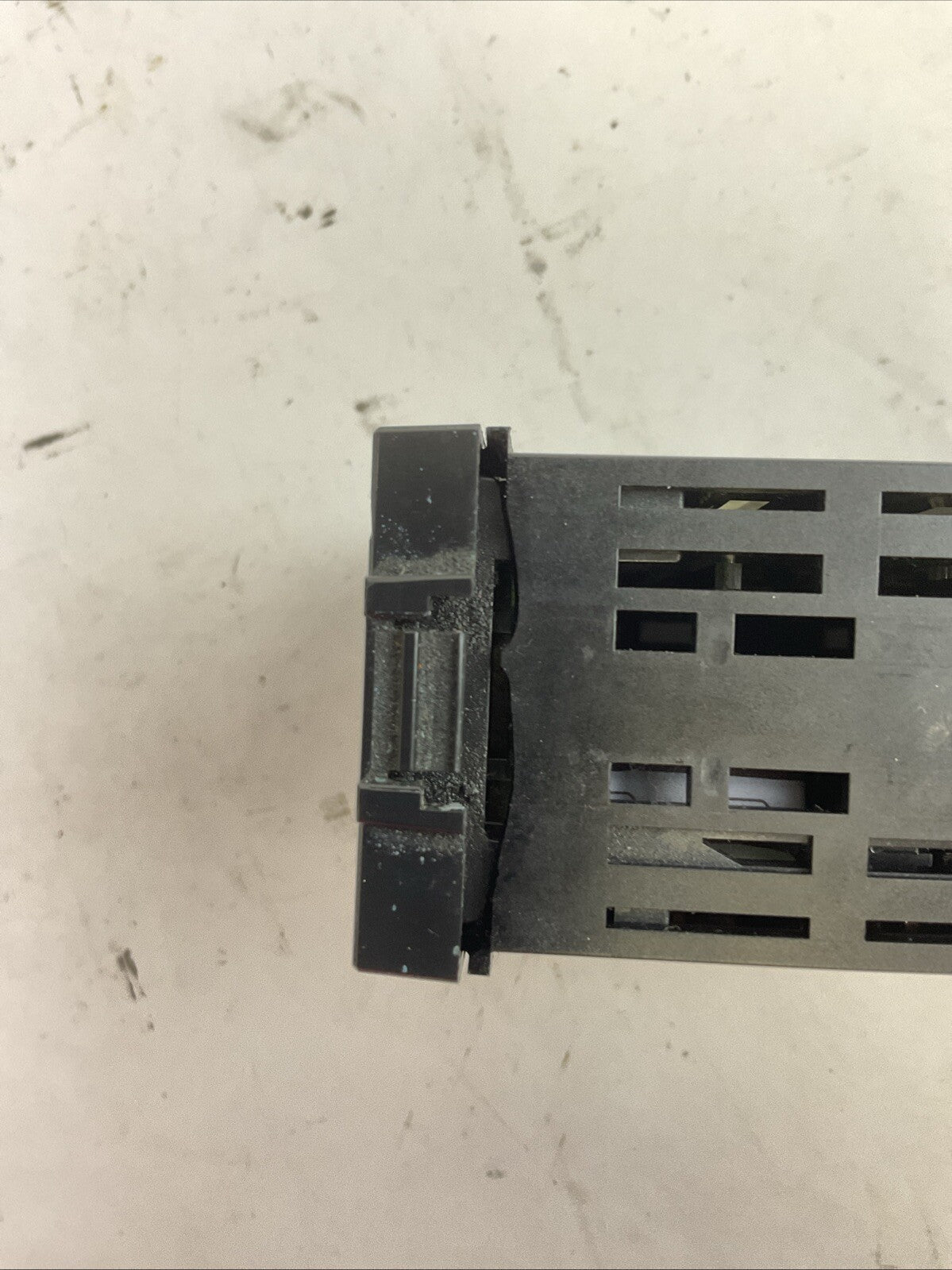 OMRON E5EN-R3MT-500 TEMPERATURE CONTROLLER 100-240VAC 50/60HZ 10VA6