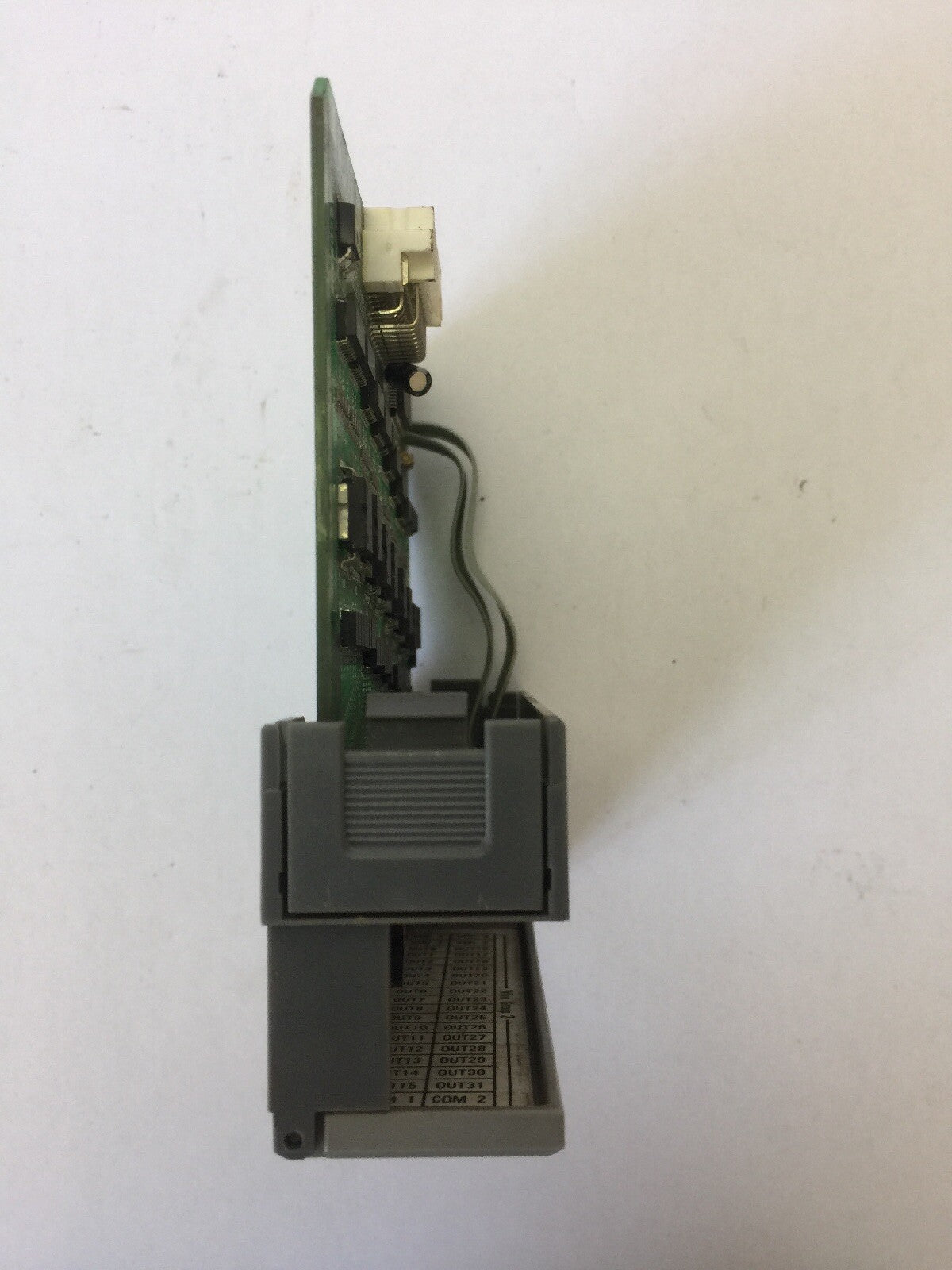 ALLEN BRADLEY 1746-0B32E OUTPUT MODULE 10-30VDC SER A SLC5007