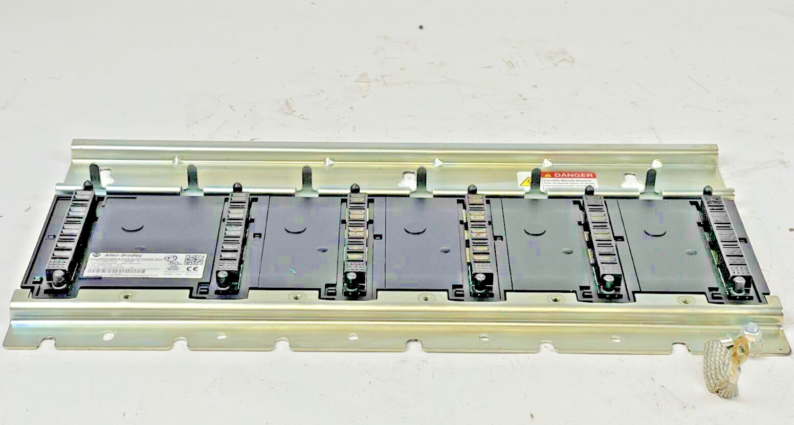 ALLEN BRADLEY - 2094-PRS5 SER. A - BULLETIN 2094 5 AXIS SLIM POWER RAIL2