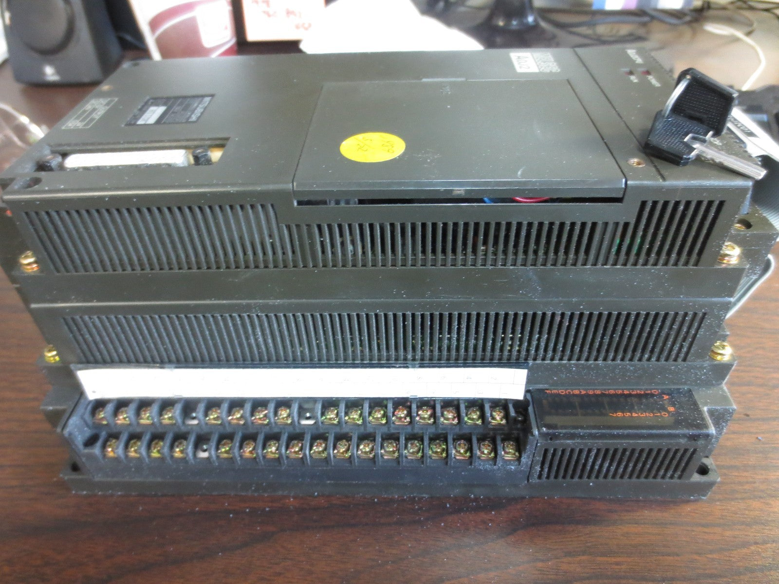 MITSUBISHI A0J2CPU PROGRAMMABLE CONTROLLER - incl. A0J2-E32D, A0J2-E56DR w/KEYS8