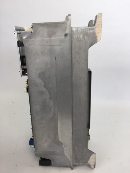 YASKAWA CACR-SR05BE12G-E AC SERVOPACK INPUT 200-230VAC 5A OUTPUT 0-230VAC  3.8A6