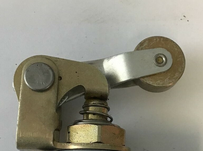 MICRO SWITCH BZE6-2RQ2 8923 LIMIT SWITCH 600VAC 250VDC 2