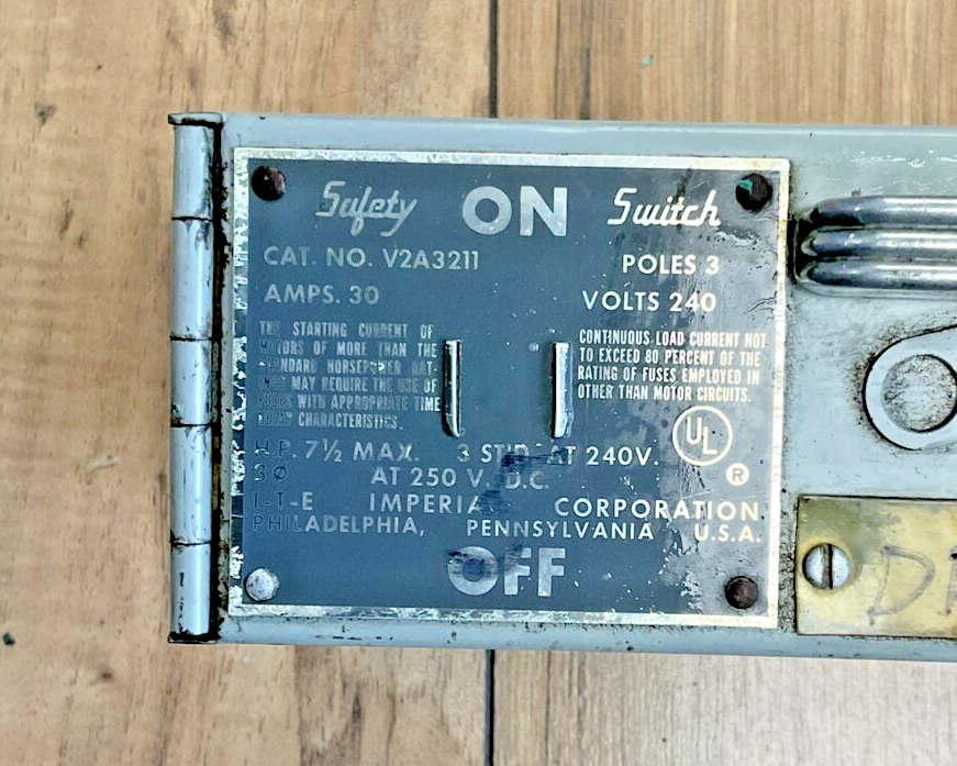ITE V2A3211 PANELBOARD SWITCH 30A 250V 3POLE 3PH 7 1/2HP1