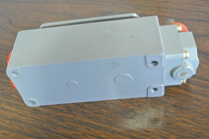 CUTLER-HAMMER 10316H2372C - OILTIGHT LIMIT SWITCH - 1 N.O., 1 N.C. - NEW SURPLUS6