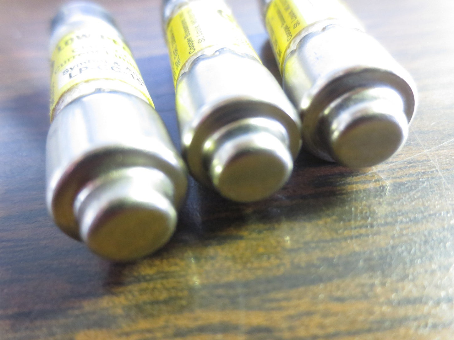 COOPER BUSSMANN LP-CC-15 LOW-PEAK  FUSE - LOT of 32