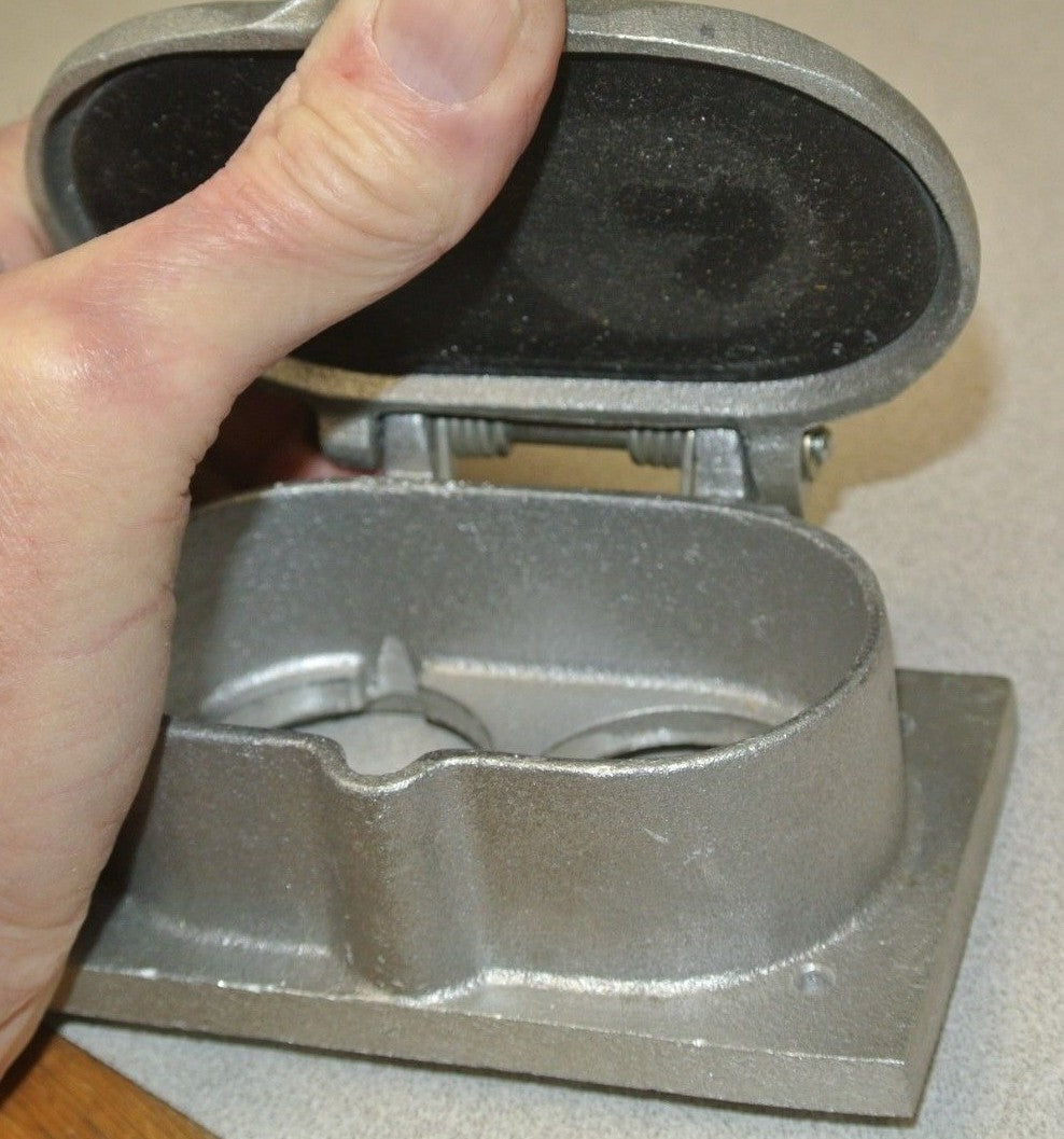 BRAD HARRISON 50-2050 SPRING-LOADED WEATHERPROOF OUTLET COVER / 2 GANG 1