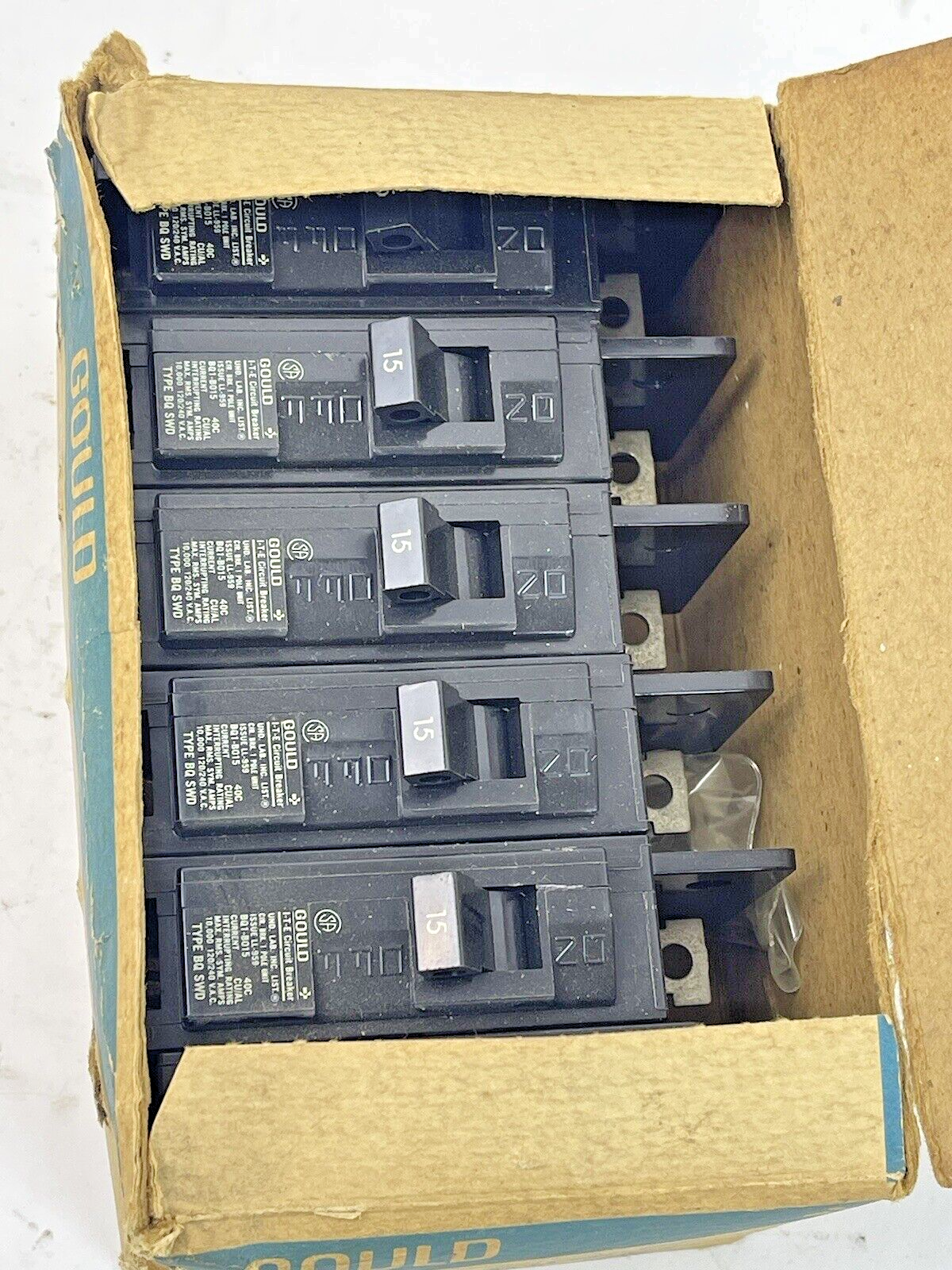 GOULD **BOX OF 6** - BQ1-B015 - BOLT-ON CIRCUIT BREAKERS -15A/1POLE/240VAC - NEW1