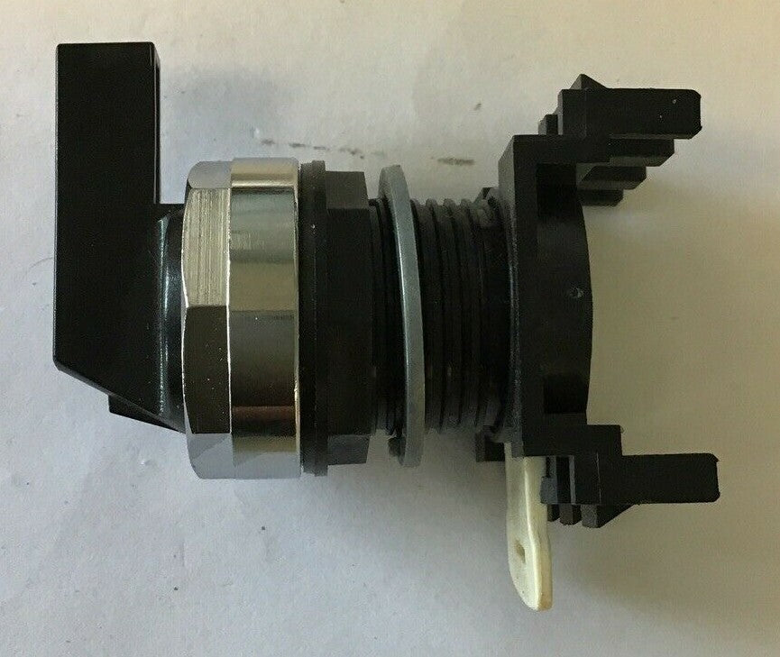 CUTLER HAMMER LEVER SELECTOR 3POS W/CUTLER HAMMER E22D 5