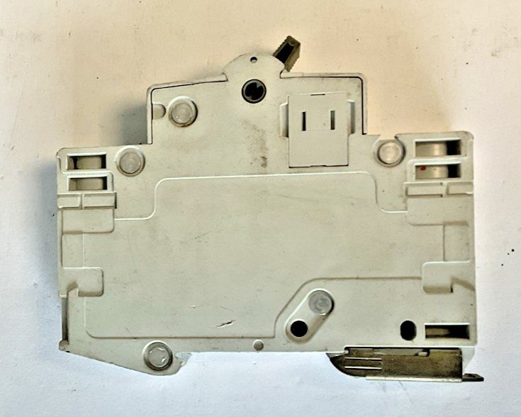 CUTLER HAMMER WMS1D10 CIRCUIT BREAKER 240VAC D10 ***LOTOF2***2