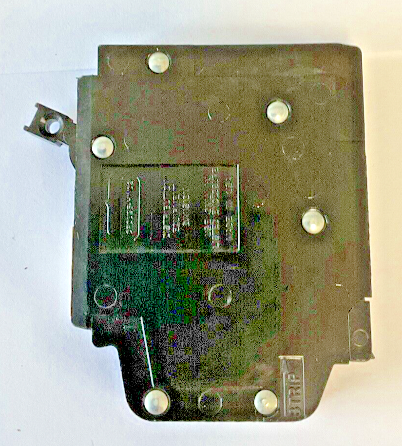 CUTLER HAMMER MH115R CIRCUIT BREAKER 15A 1POLE MISSING LUG SCREWS **LOTOF4**6