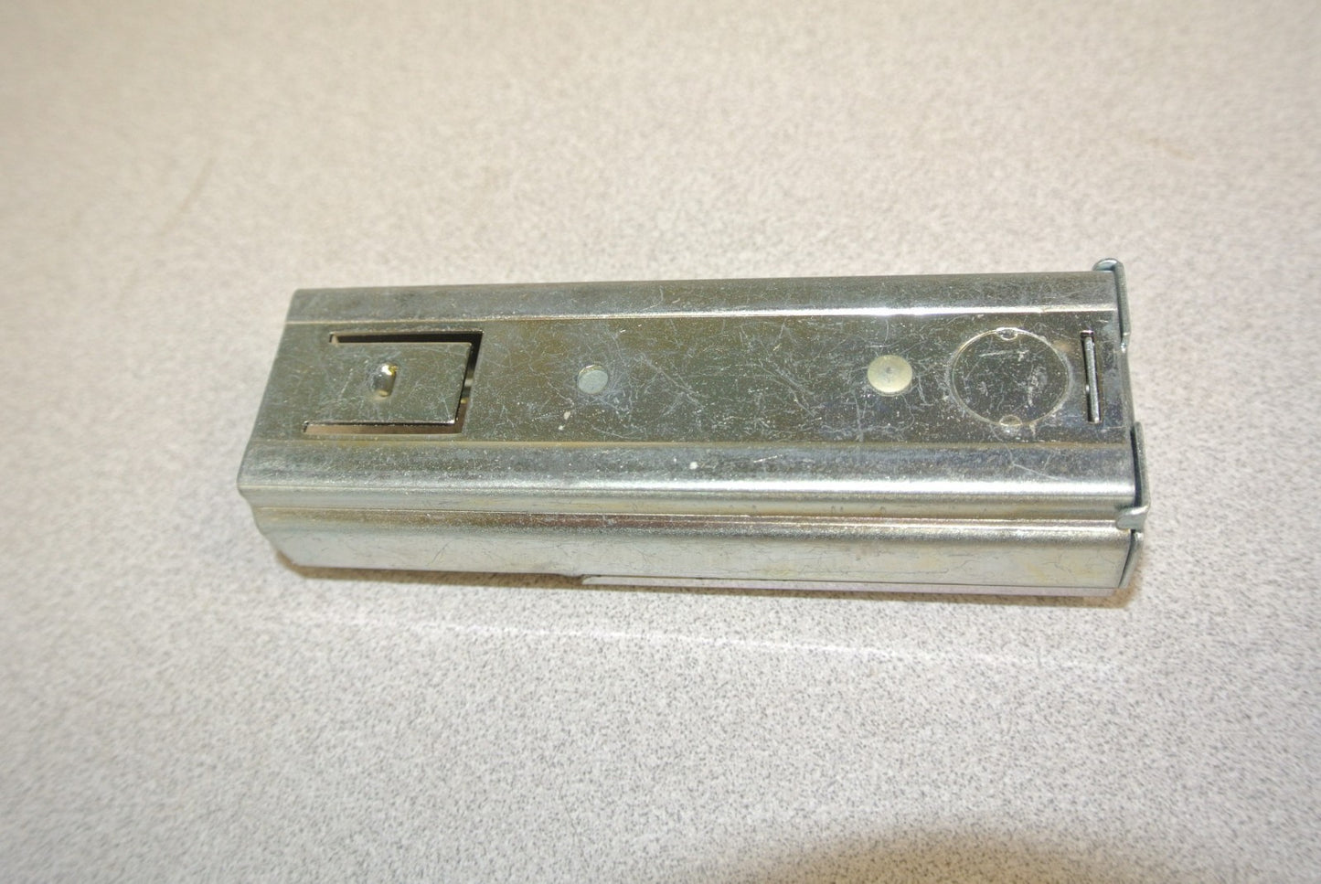 I-T-E IMPERIAL TEC710 END CAP for UNIVERSAL LIGHTING DUCT / 250V / NEW SURPLUS 4