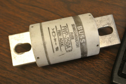 BUSS FWP-250A SEMICONDUCTOR FUSE / 250A / 700V0