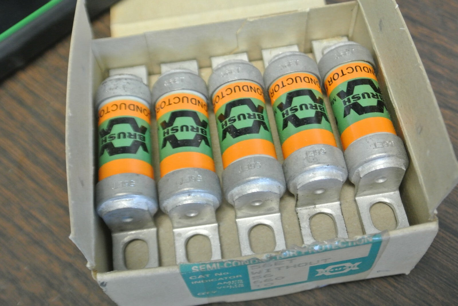 BRUSH 56ET BOLT-ON SEMICONDUCTOR FUSE 56A 660VAC BS88-4****one fuse****3