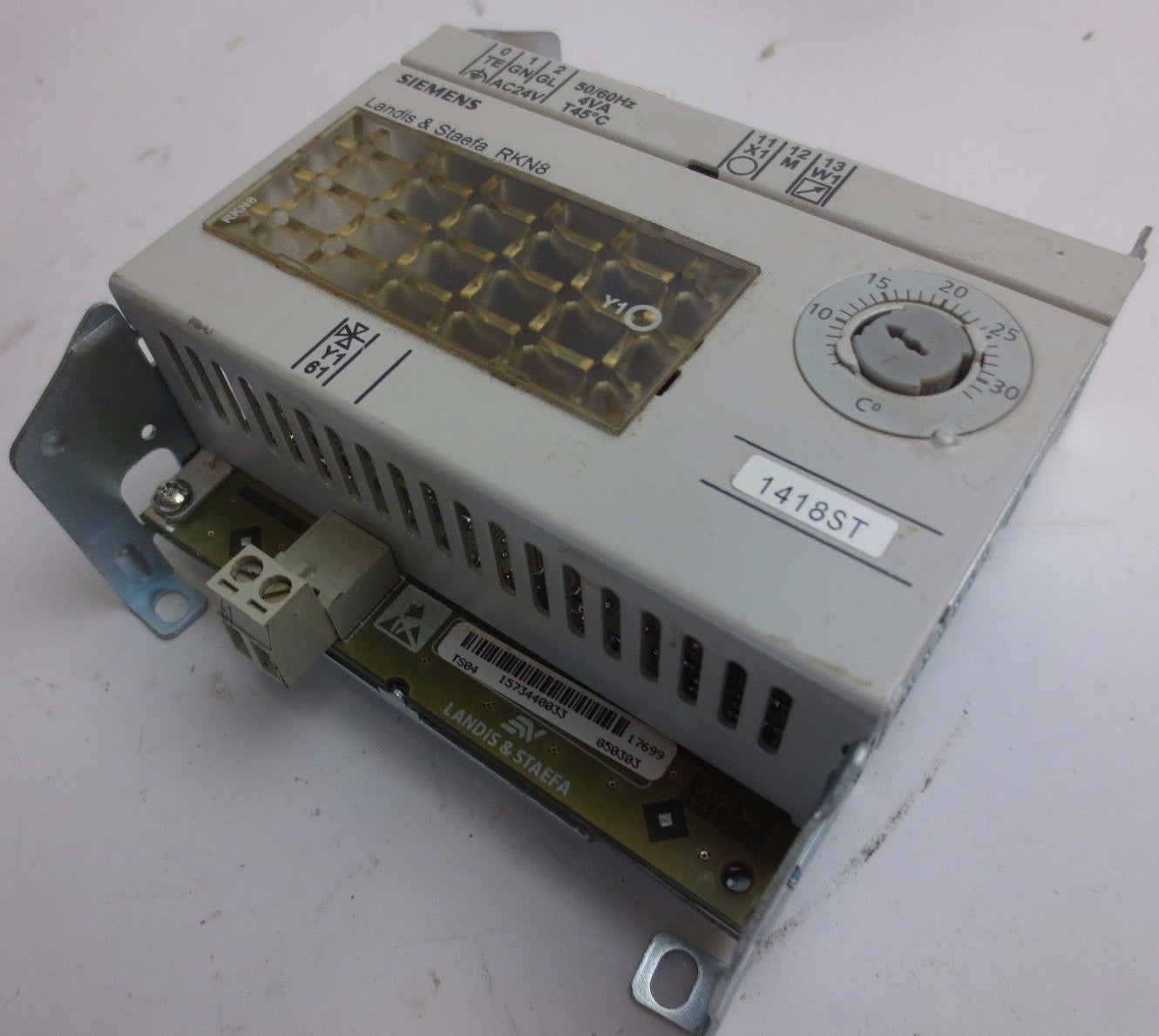 SIEMENS / LANDIS & STAEFA RKN8 UNIVERSAL VENTILATION CONTROLLER 24VAC, 4VA0