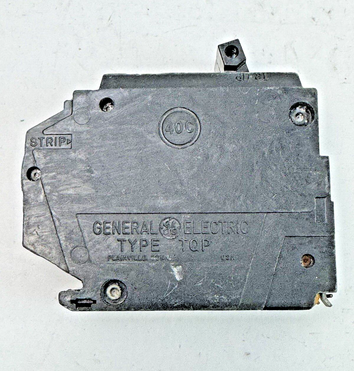 GE *LOT OF 2* - THQP250 - COMMON TRIP CIRCUIT BREAKERS - 2 POLE, 50 A, 240 VAC7