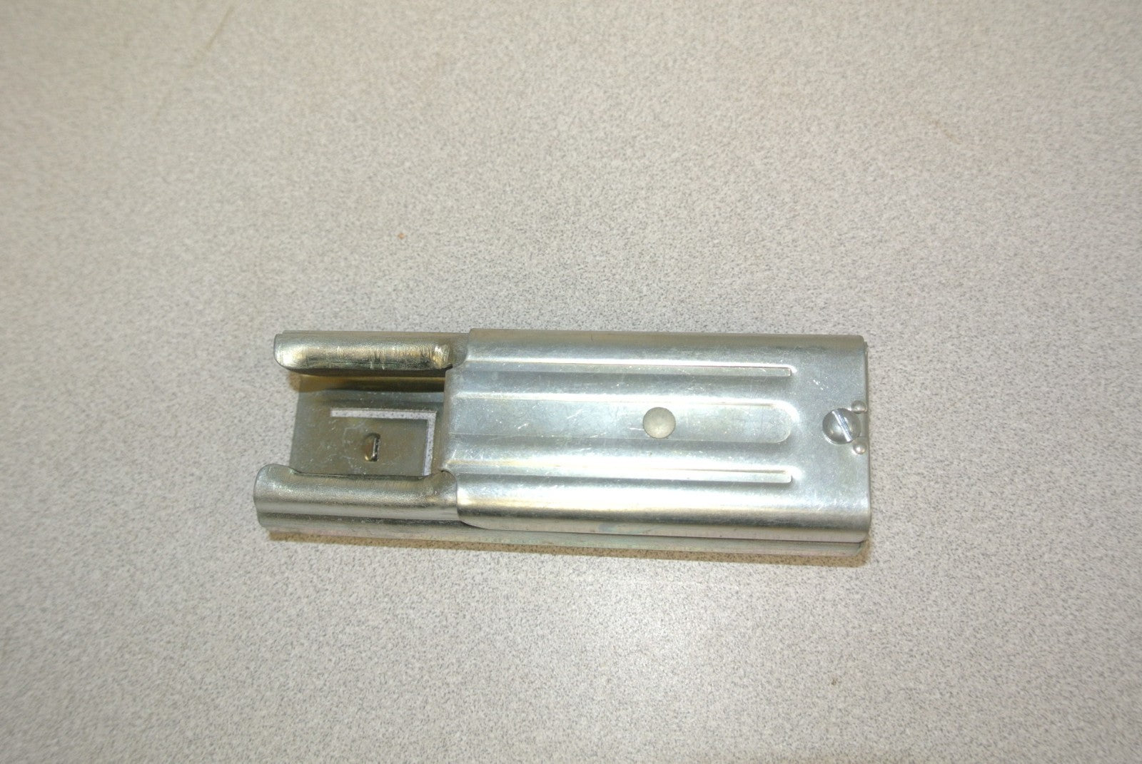 I-T-E IMPERIAL TEC710 END CAP for UNIVERSAL LIGHTING DUCT / 250V / NEW SURPLUS 7