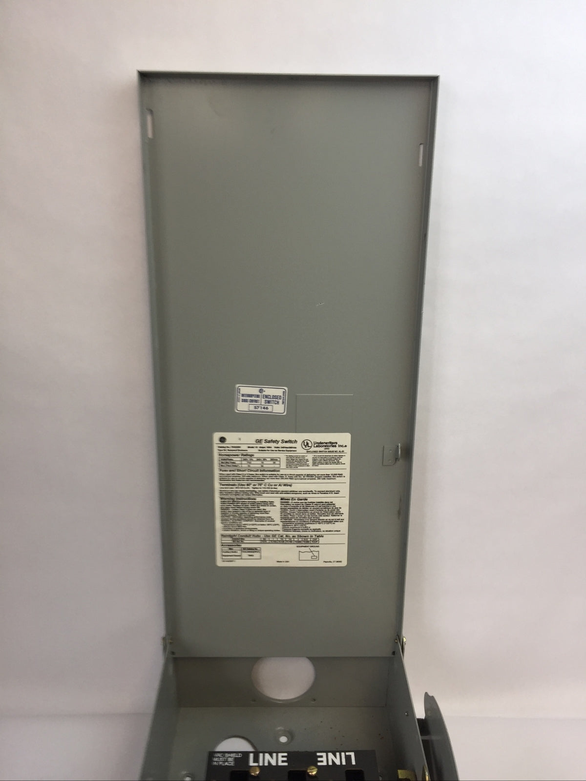 GE TH3223R FUSIBEL SAFETY SWITCH TYPE 3R MODEL 10 100A 240VAC 250VDC 2P TYPE 3R7