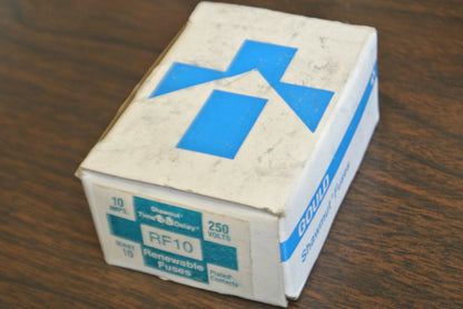 BOX of 10 / GOULD-SHAWMUT RF10 RENEWABLE FUSE 10A / 250V / NEW SURPLUS5