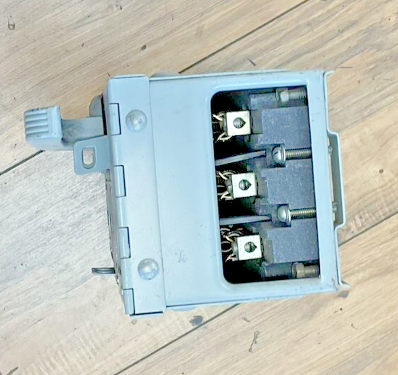 ITE V2B3211 CLAMPMATIC VACU-BREAK 3POLE 30A 240V 7 1/2HP9