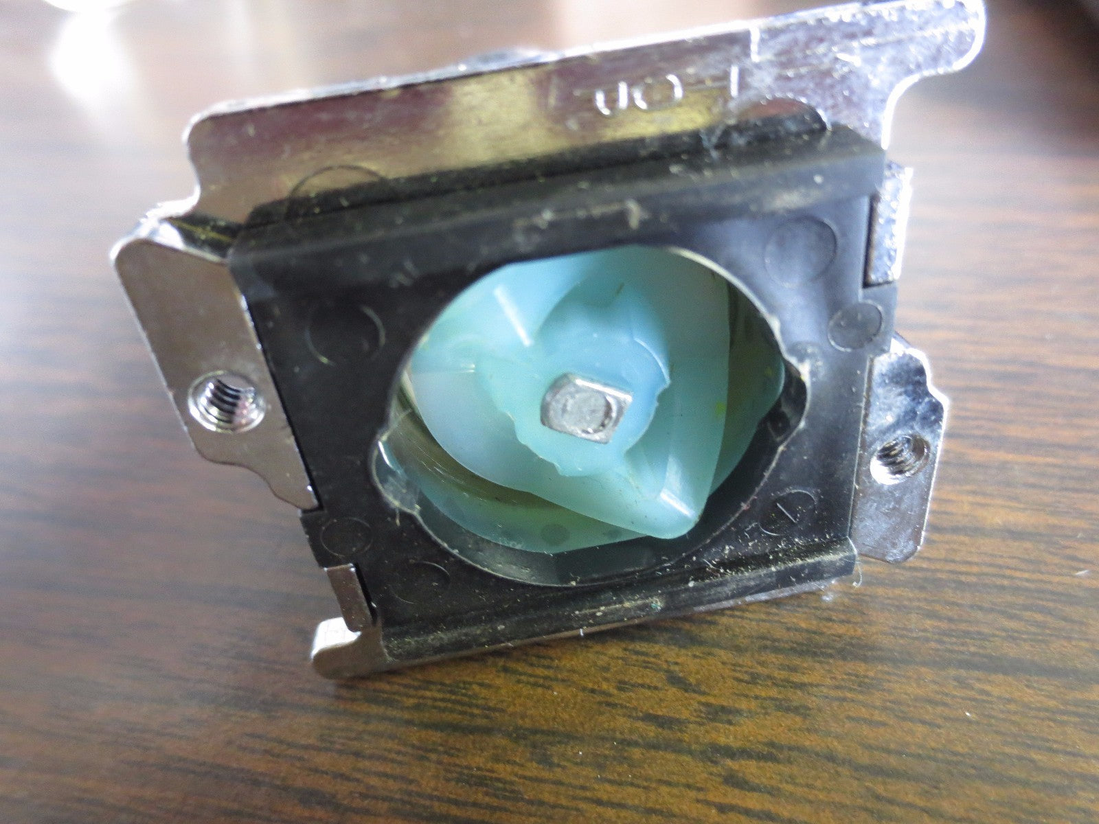 2-POSITION LOCK WITH 2 KEYS - ALLEN-BRADLEY? CAM 1 0510 - CONTROL PANEL SWITCH?4