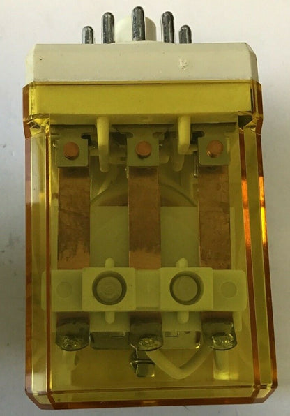 IDEC RR3PA-U 120VAC RELAY 220VAC 10A 100VDC3