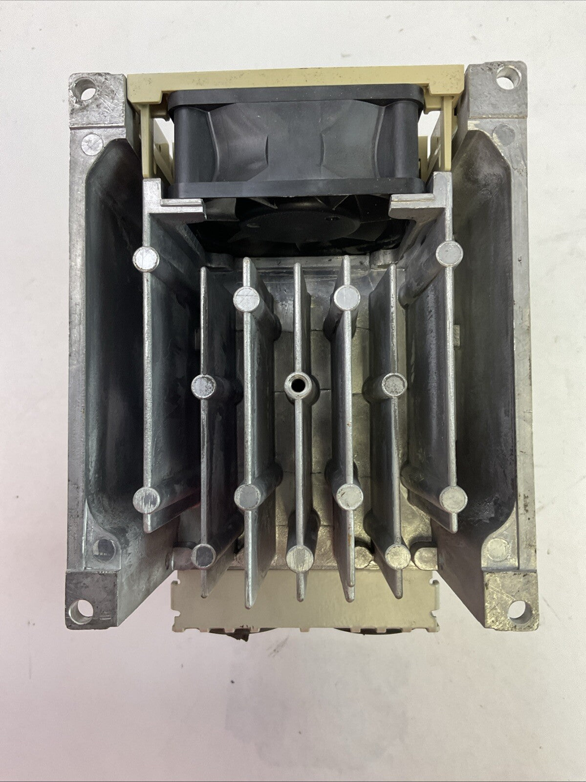 YASKAWA CIMR-VU4A0009FAA AC DRIVE OUTPUT 0-480VAC 3PH 8.8/7.2A INPUT 380-480VAC4