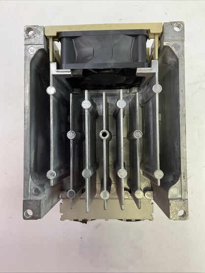 YASKAWA CIMR-VU4A0009FAA AC DRIVE OUTPUT 0-480VAC 3PH 8.8/7.2A INPUT 380-480VAC4