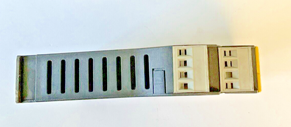 SCHMERSAL SRB301ST-24V-(V.2) SAFETY COMPONENT 24VDC/VAC6