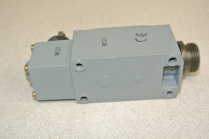 ALLEN-BRADLEY 802T-K1J1 OILTIGHT LIMIT SWITCH Ser. D / NON-PLUG-IN / NEW SURPLUS6